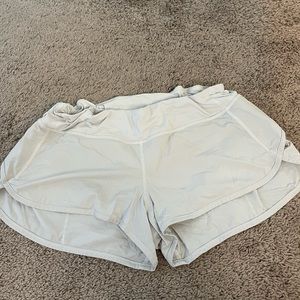 Lululemon Speed Up 2.5” Shorts White Size 10